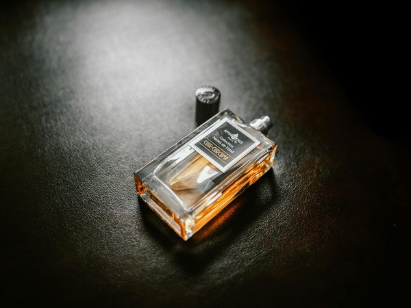 Parfum de niche femme : des senteurs qui racontent votre histoire